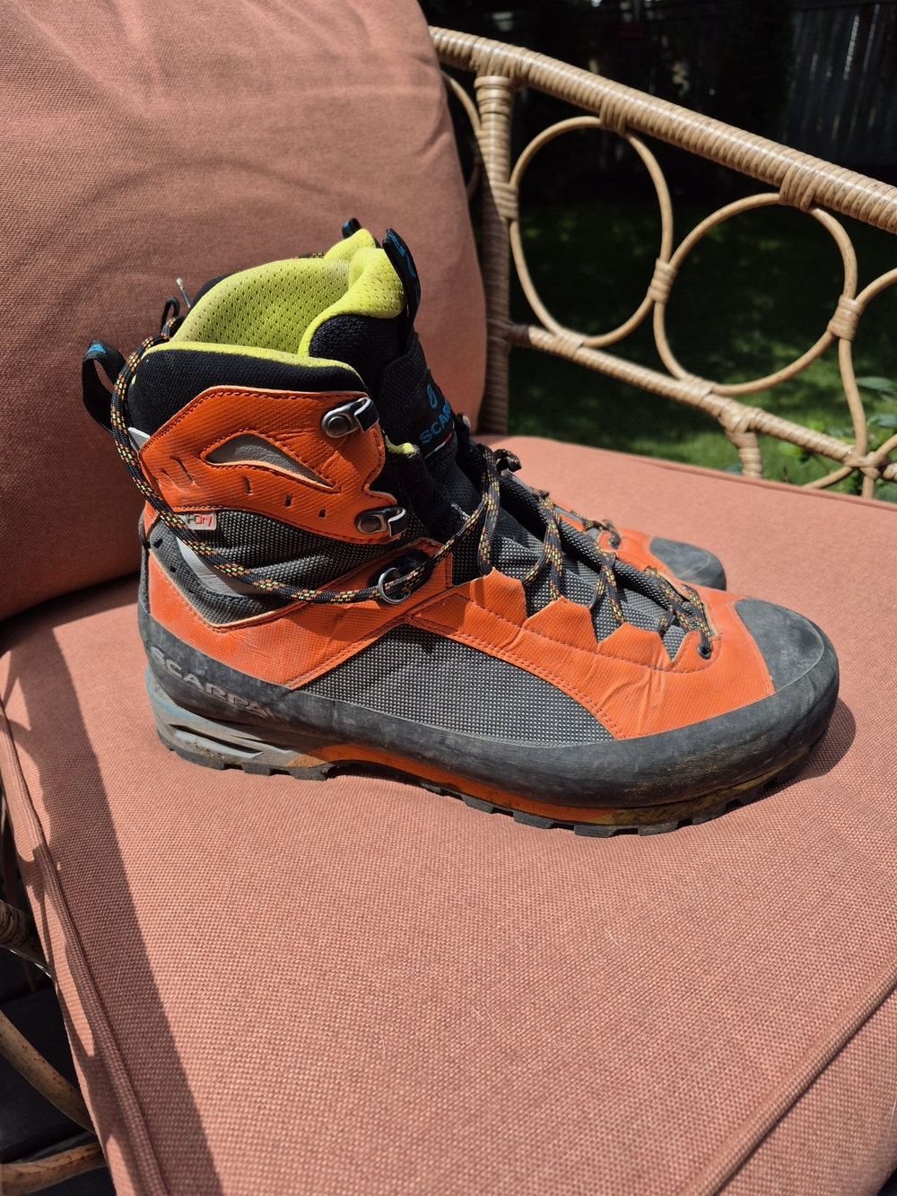 Scarpa Men’s Mountaineering Hiking Boots